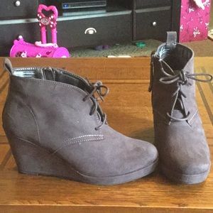 Women’s ankle boots